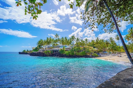 Playa privada, buceo con tubo y pesca. Itsandra Beach Hotel & Resort