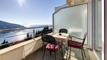 Deluxe Apartment, 1 Bedroom, Balcony, Sea View | Terrace/patio