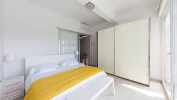 1 bedroom, in-room safe, desk, blackout curtains