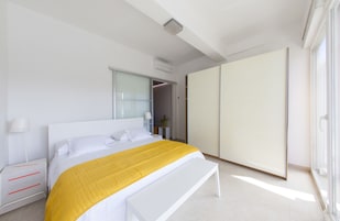 Apartment, 1 Bedroom, Balcony, Sea View (Supreme) | 1 bedroom, in-room safe, desk, blackout curtains