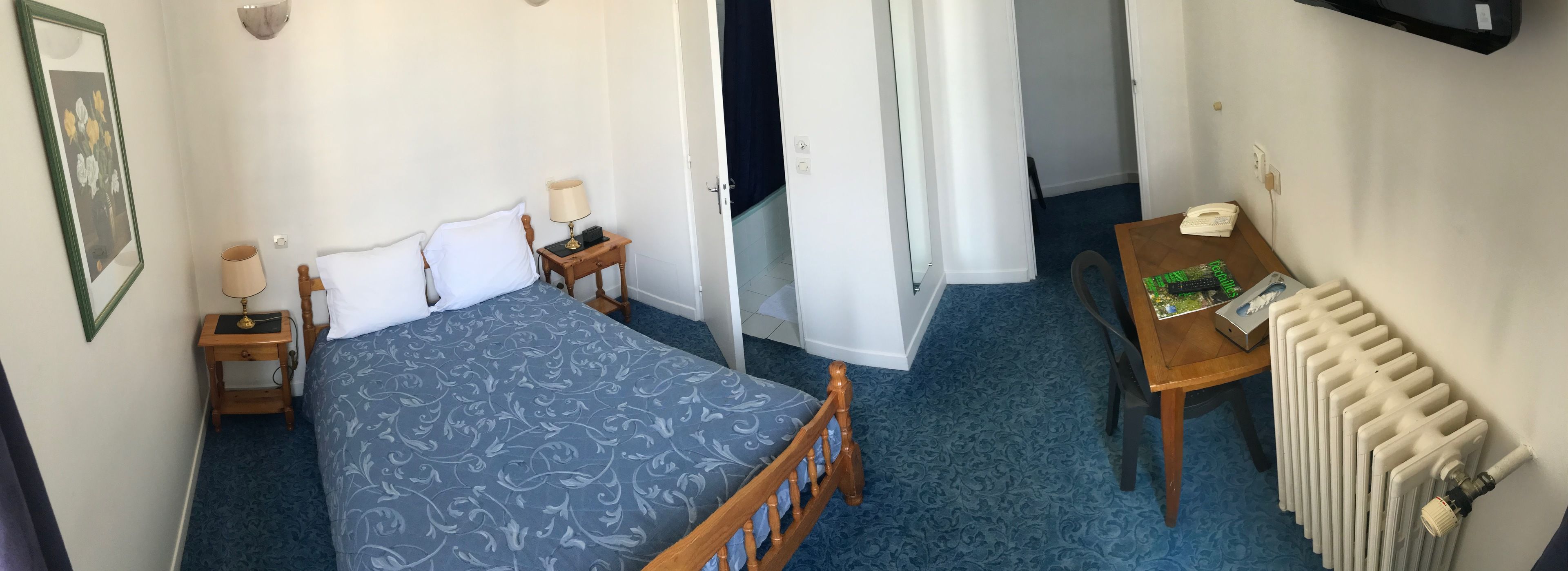 Double Room, Bathtub