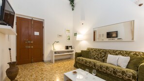 Interior entrance - Rental In Rome Milazzo (Rome)