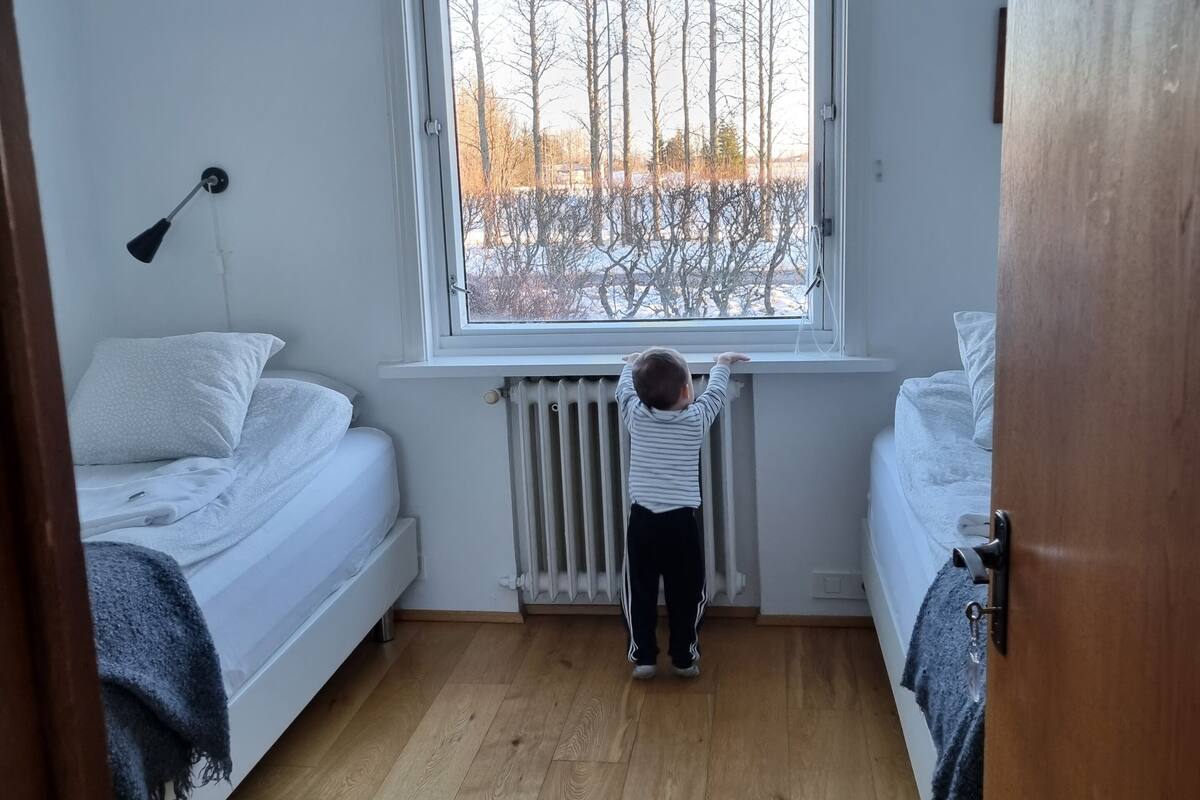 Twin Room, Shared Bathroom | Blackout curtains, free WiFi