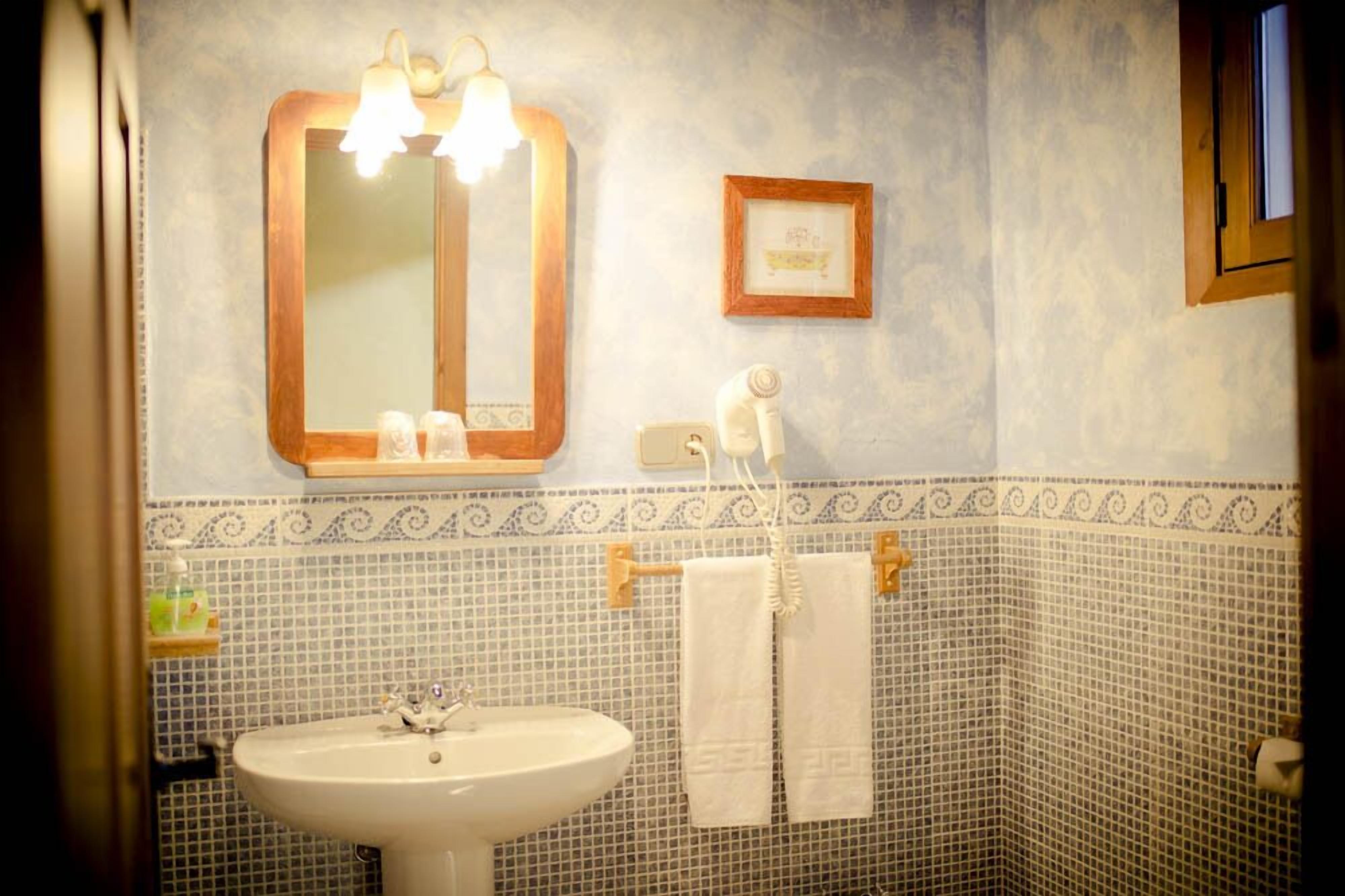 double or twin room | bathroom | shower, free toiletries, hair dryer, towels