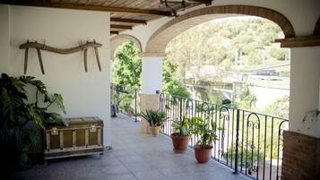 Kahden hengen huone (yksi tai kaksi sänkyä) | Terassi/patio