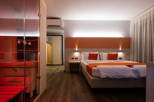 Junior Suite, Balcony | Down duvets, minibar, in-room safe, desk - Camping Albergo Casavecchia (Ledro)
