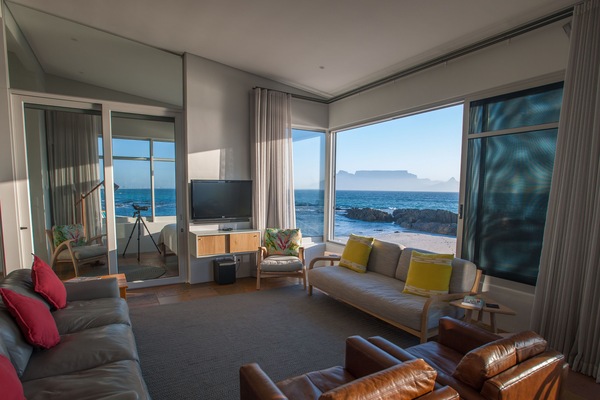 Spring Tide | Living area | 40-inch flat-screen TV with premium channels, Smart TV, fireplace