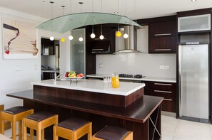 Breakfast area - Fairway 15 Villa (Cape Town)