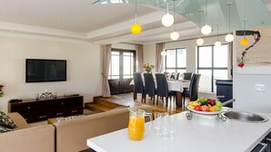 Dining - Fairway 15 Villa (Cape Town)