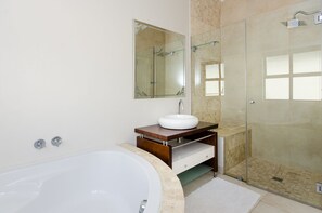 Fairway 15 Villa | Bathroom