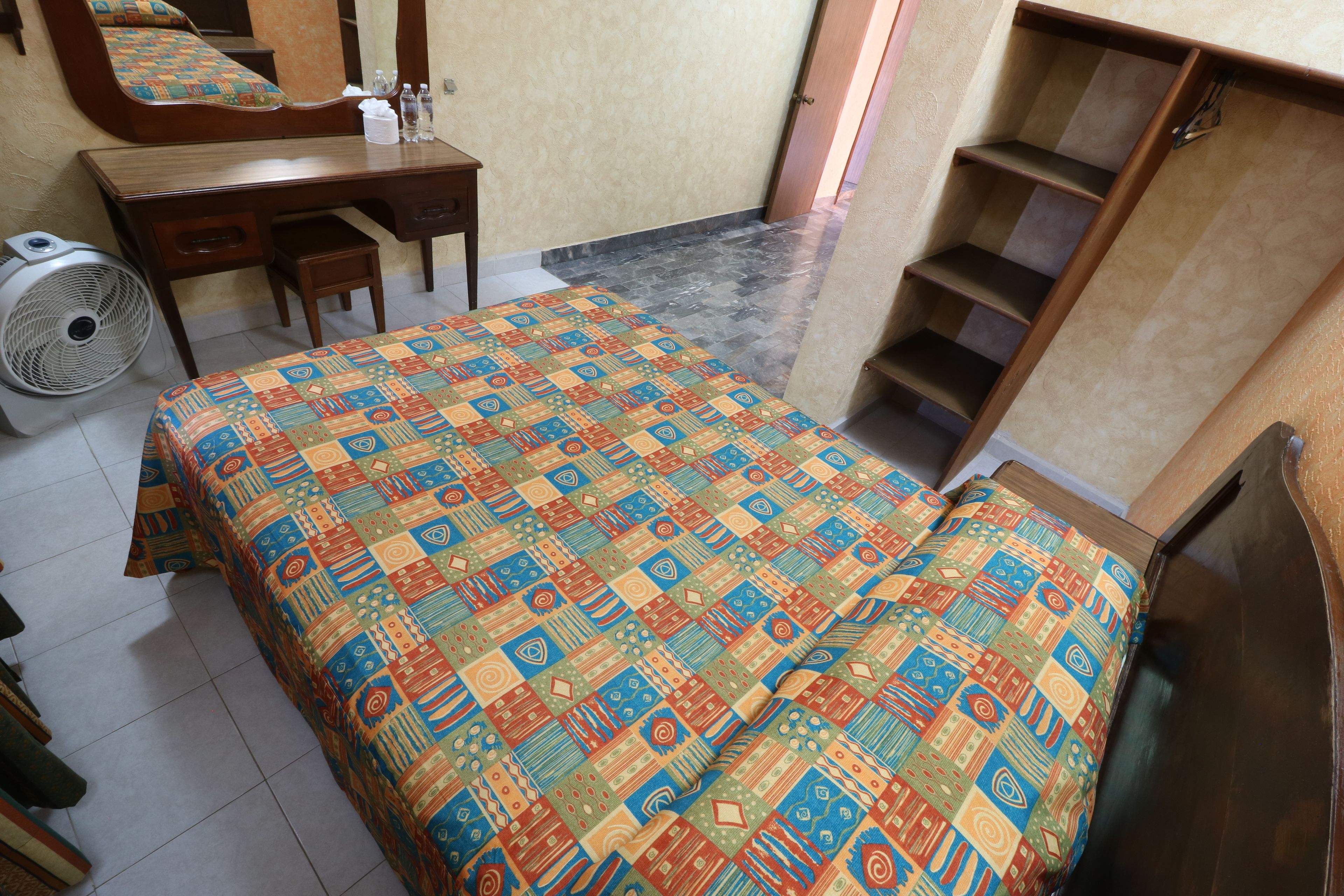 room, 1 double bed | desk, free wifi, bed sheets