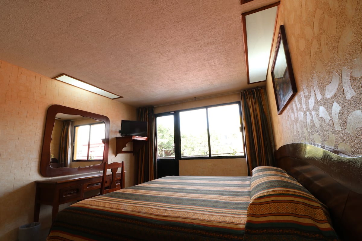 room, 1 king bed | desk, free wifi, bed sheets