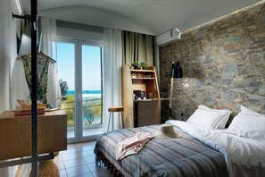 In-room safe, desk, soundproofing, iron/ironing board