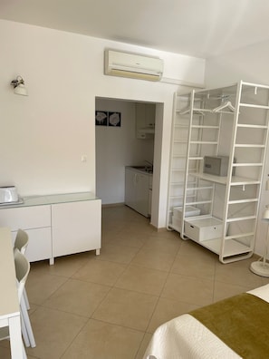 Premium Apartment, 1 Bedroom, Balcony, Sea View | 1 bedroom, premium bedding, in-room safe, desk