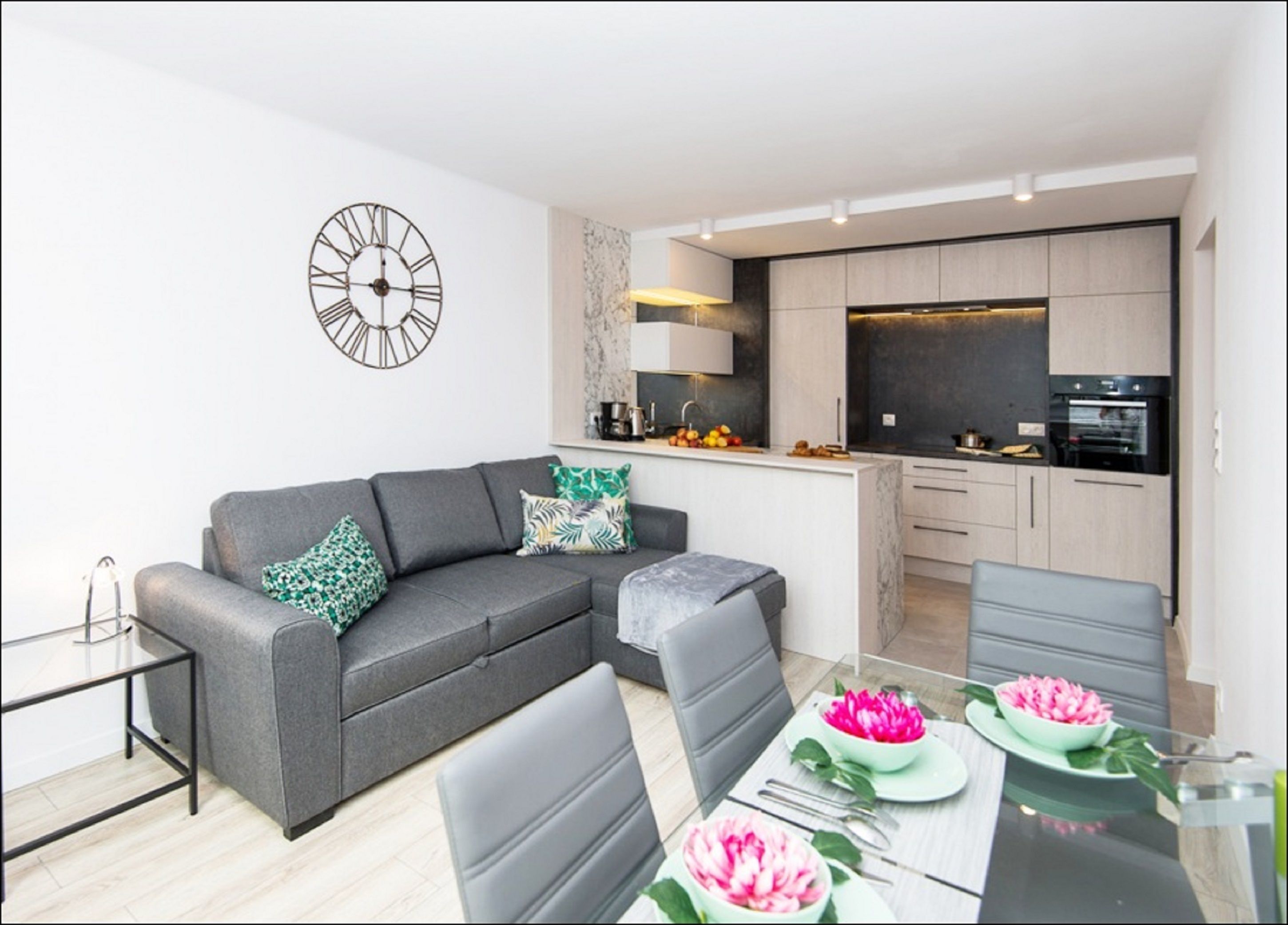 อพาร์ทเมนท์, 2 ห้องนอน | ครัวขนาดเล็กส่วนตั  ว | ตู้เย็น, เตาอบ, เตาประกอบอาหาร, กาต้มน้ำไฟฟ้า