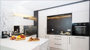 Apartment, 2 Bedrooms | Private kitchenette | Fridge, oven, stovetop, electric kettle - P&O Apartments Plac Grzybowski (Warsaw)