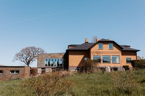 Front of property - Nordly Vandrerhjem (Allinge)