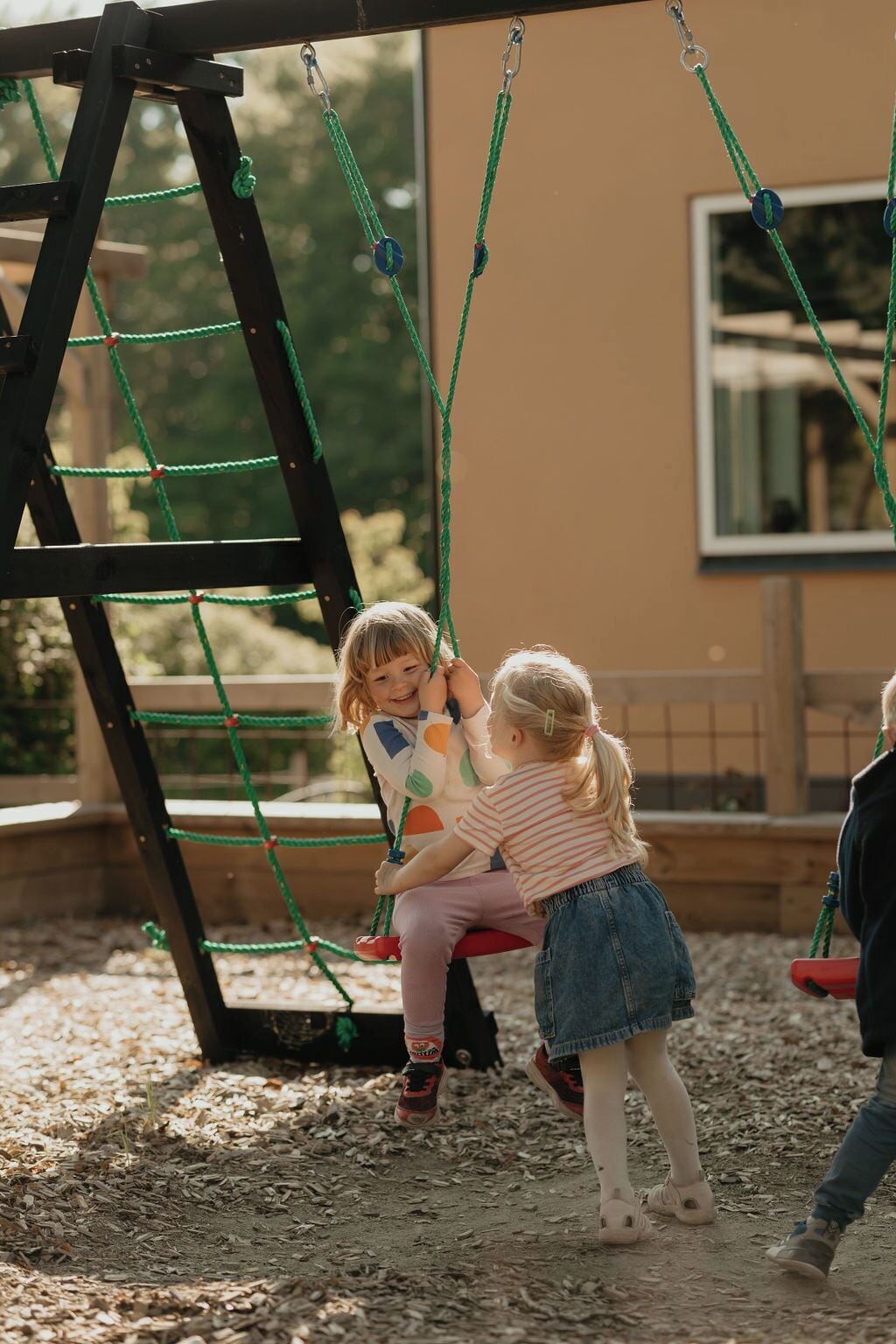Lasten leikkialue ulkona