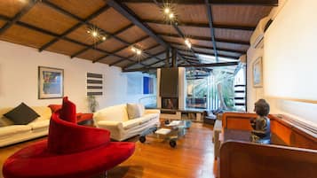 TV a schermo piatto, lettore DVD