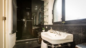Apartment, 1 Bedroom | Bathroom | Shower, hair dryer, slippers, bidet