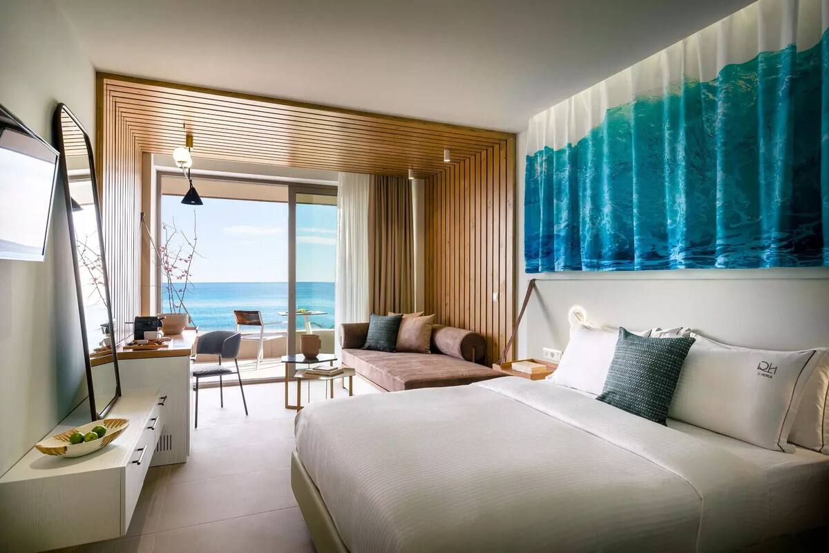 1 bedroom, pillow-top beds, minibar, in-room safe