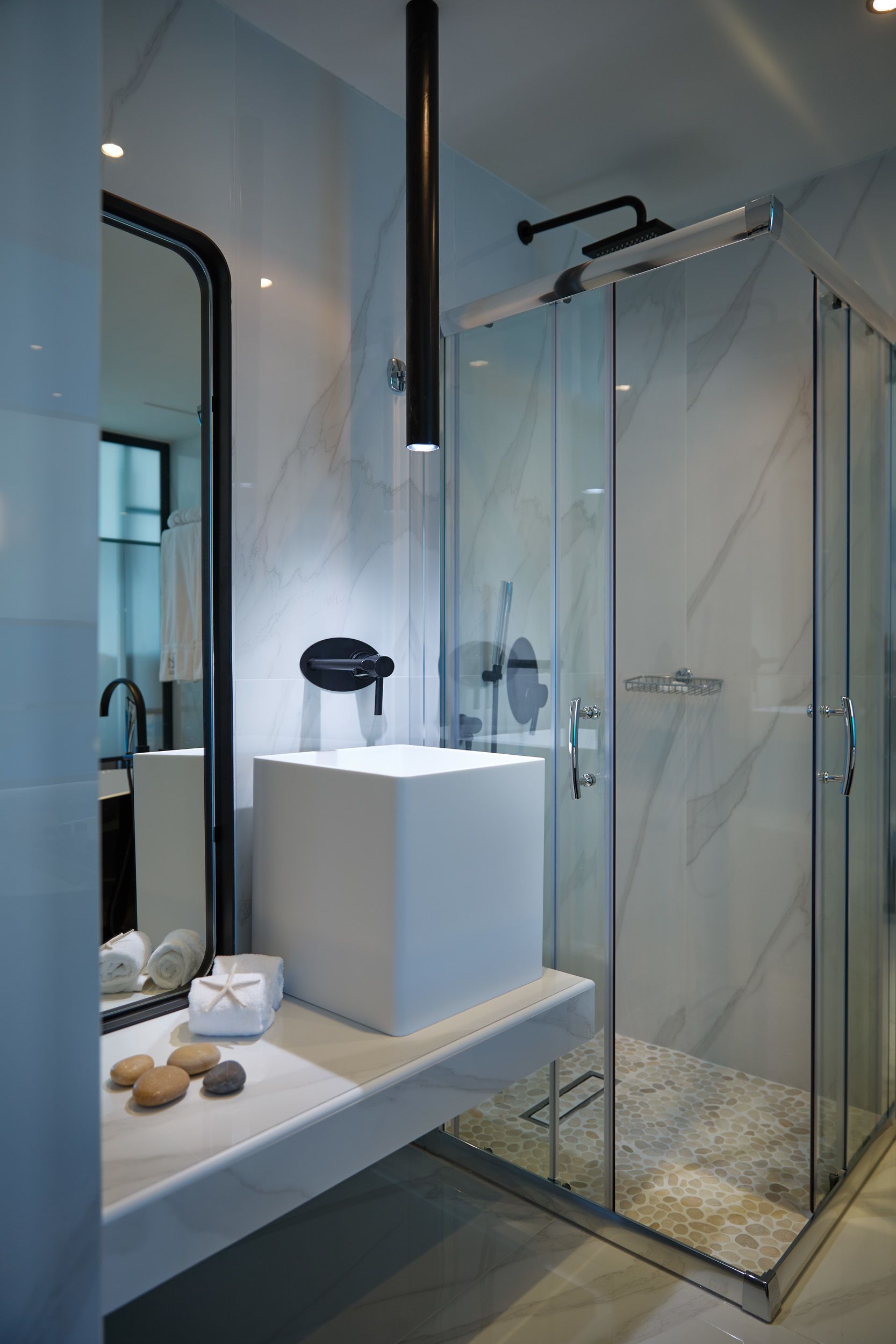 swim up suite with sharing pool | bathroom | shower, rainfall showerhead, designer toiletries, hair dryer