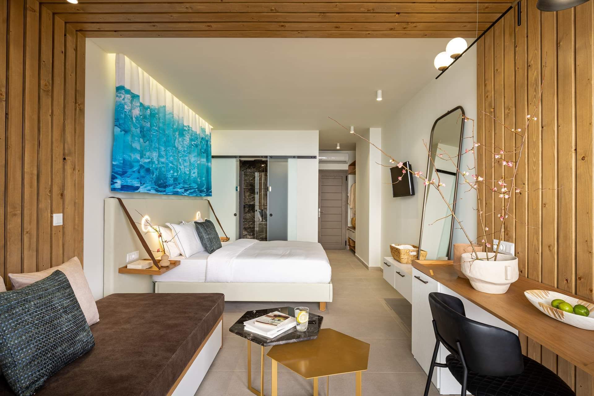 1 bedroom, pillow-top beds, minibar, in-room safe