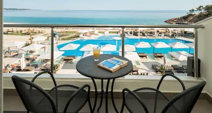 Hotel Blue Dream Palace Tripiti Resort