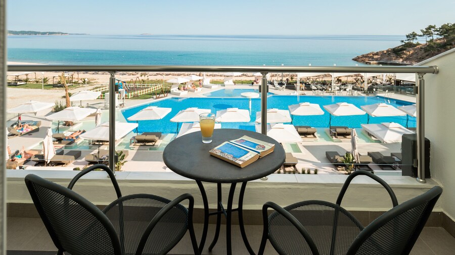 Hotel Blue Dream Palace Tripiti Resort