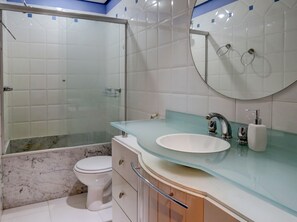Shower, towels