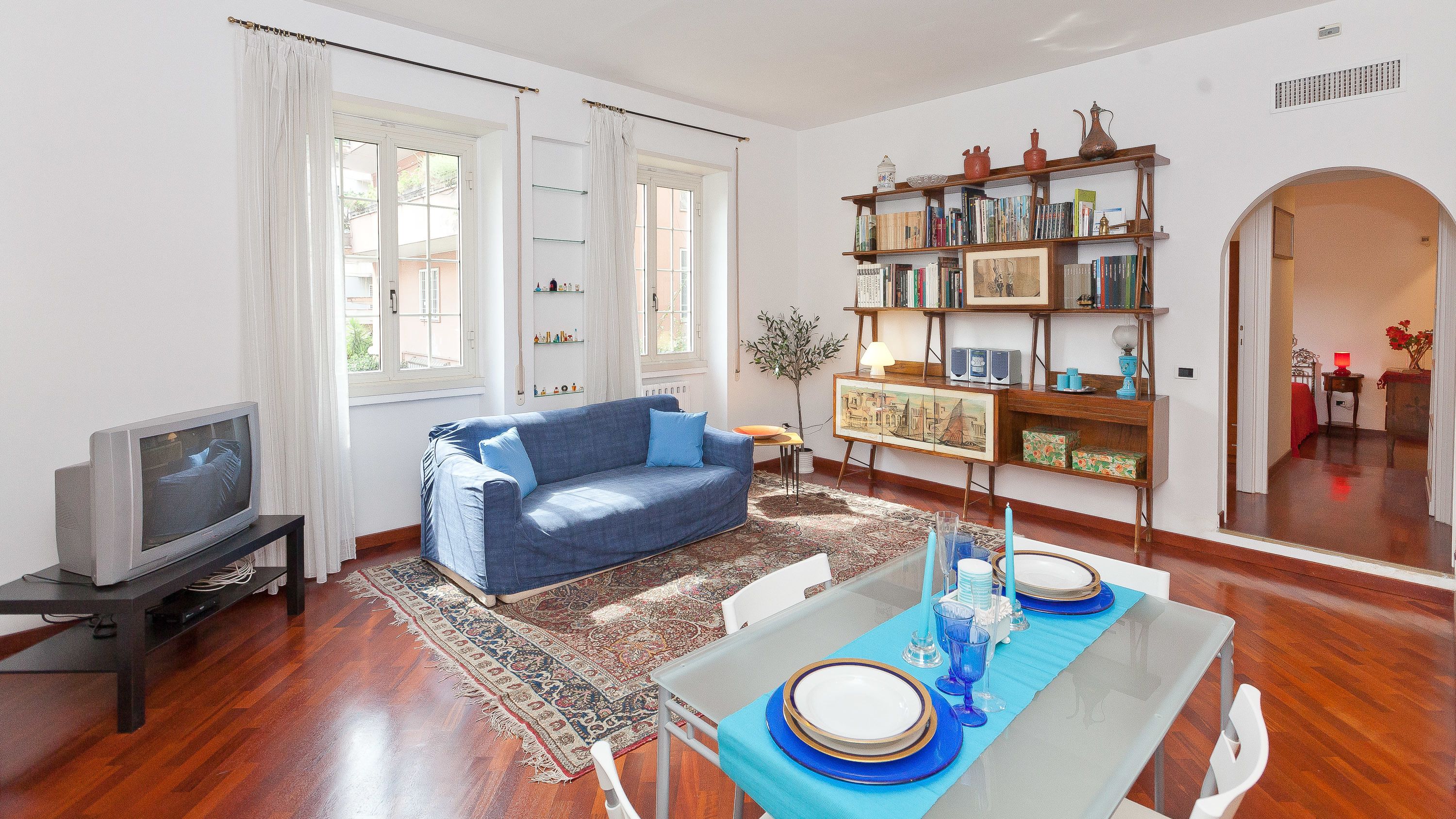 Appartement, 2 slaapkamers | Woonruimte | Een flatscreentelevisie