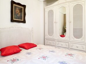 Apartamento (C1-0010) | 3 quartos, Wi-Fi de cortesia, roupa de cama