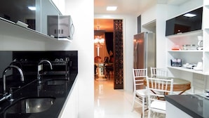 Private kitchen - LinkHouse Lovely & Classic 3BDR C1-0010 (Rio de Janeiro)