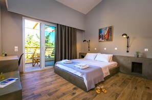 Phòng Suite dành cho gia đình (Family) | Bộ đồ giường cao cấp, két bảo mật tại phòng, bàn, phòng cách âm 
