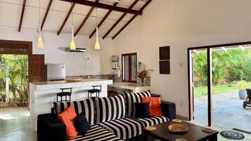 Télévision à écran plat, chaßne hi-fi