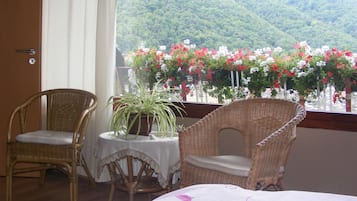 Deluxe-Doppelzimmer, mit Bad | 1 Schlafzimmer