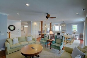 Flat-screen TV, DVD player - 22nd W 9th! Luxurious! Very Close To Beach, High-End Private Residence on Folly (Folly Beach)