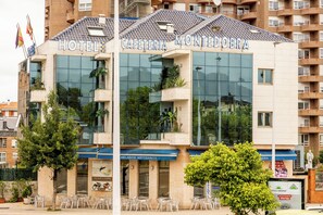 Terrace/patio - Hotel Montedobra (Torrelavega)