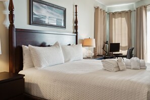 3 Schlafzimmer, Schreibtisch, Verdunkelungsvorhänge