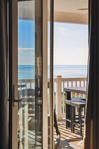 Ocean Views & Large Deck - Beach Access Directly Across Street - OPV 201!