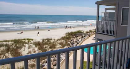 Incredible Beachfront property with amazing views !!