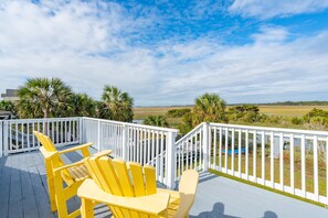 Property grounds - Pet Friendly, Dock, & Rooftop deck - Repeat Guest Favorite! (Folly Beach)