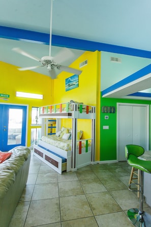 3 bedrooms, iron/ironing board, free WiFi, bed sheets - Sea Shell on Sea Shore...Nothing is better (Freeport)