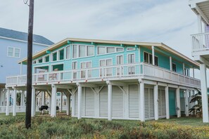 Exterior - Sea Shell on Sea Shore...Nothing is better (Freeport)