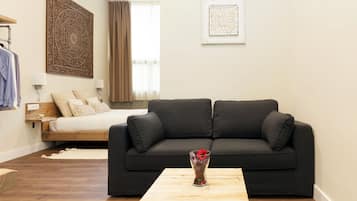 Dobbeltværelse - 1 kingsize-seng med sovesofa | Premium-sengetøj, dundyner, individuelt design, individuel indretning