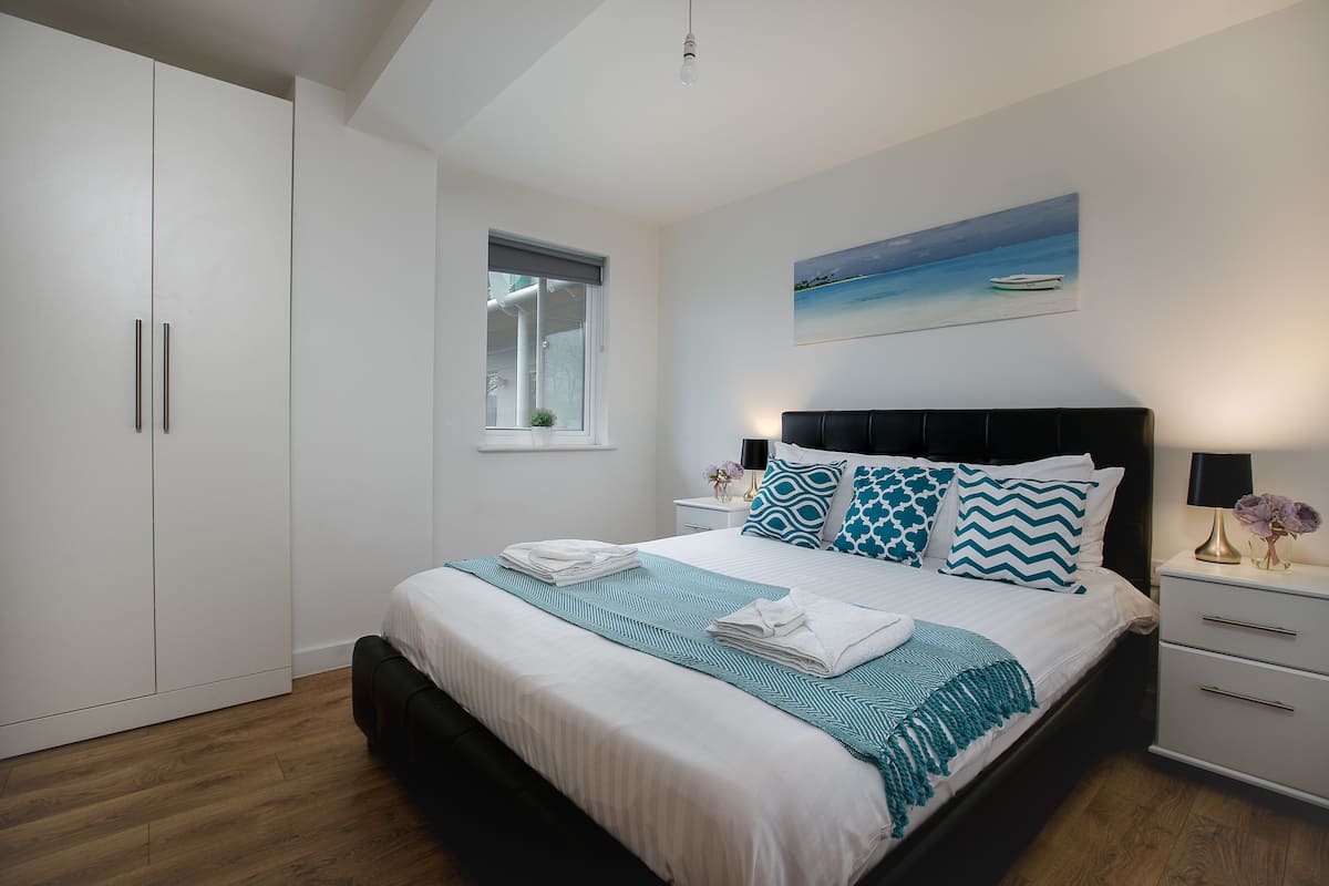 2 habitaciones, ropa de cama de alta calidad y decoración personalizada