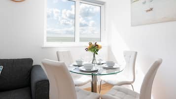 Three Bedroom, Penthouse Apartment | In-room dining