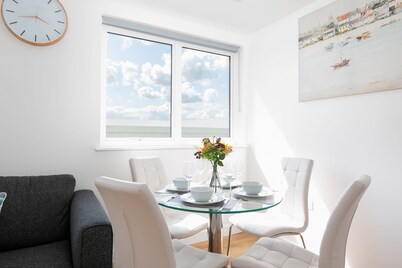 Skyvillion Tower Points - Tower Point Lovely apartment in Enfield London