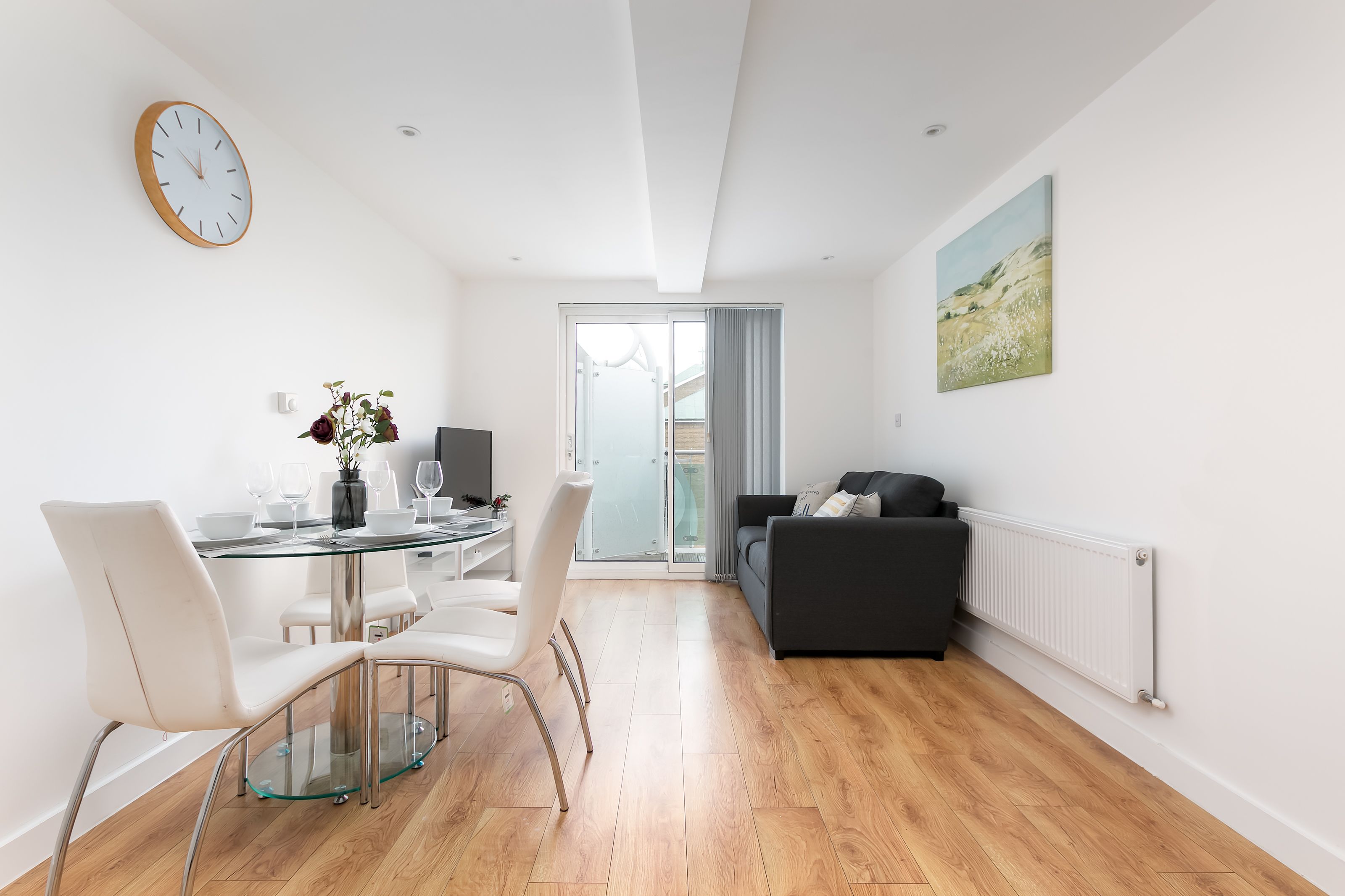 Deluxe Apartment, 2 Bedrooms | Living area | 32-inch Smart TV with digital channels, TV, Netflix