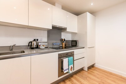 Skyvillion Tower Points - Tower Point Lovely apartment in Enfield London